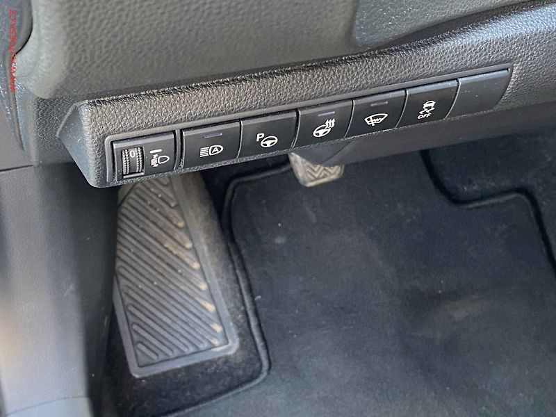 Toyota Corolla (2019) 1.2, 1.maj,ČR, Selection - fotka 14 z 20