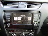 Škoda Octavia (2016) 2.0TDi, ČR, AAC, výhř.sed. - náhled 11