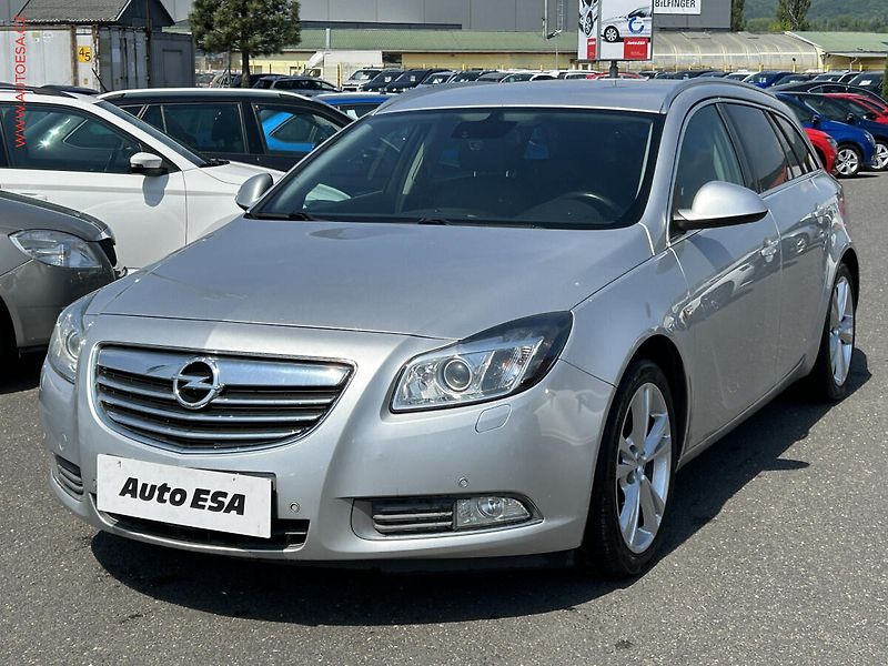 Opel Insignia (2013) 2.0CDTi, AT, bixen, kůže - fotka 3 z 16