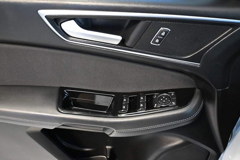 Ford S-MAX (2020) 2.0 140 KW LED ACC SONY 8AT EC - fotka 23 z 34