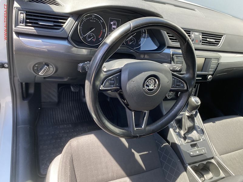Škoda Superb (2016) 2.0 TDi, ČR, Active, TZ - fotka 12 z 16