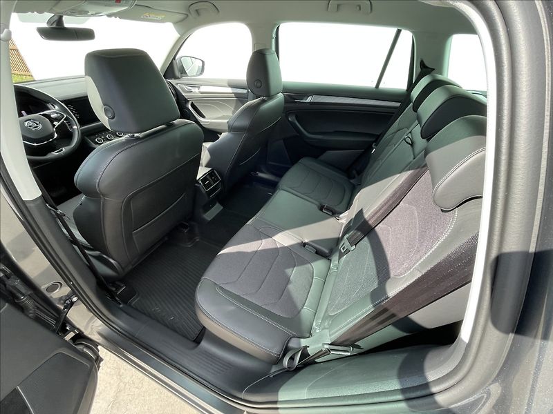 Škoda Kodiaq 2,0 TDI DSG Style NAVI+ACC - fotka 15 z 21