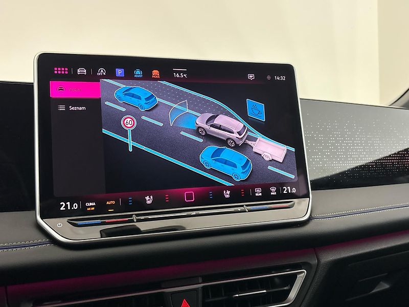 Volkswagen Tiguan R-Line 4MOT DSG - fotka 26 z 31