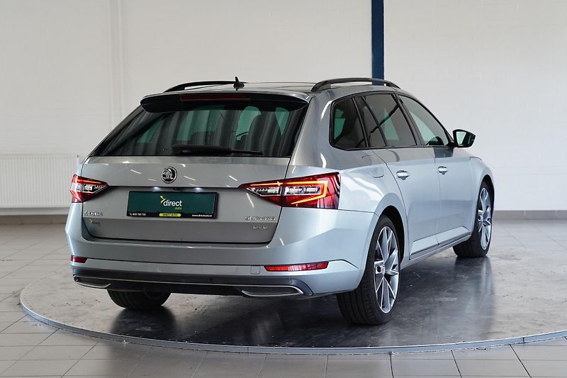 Škoda Superb - fotka 2 z 29