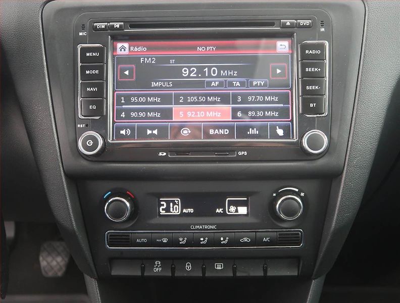 Škoda Rapid (2013) Ambition 1.2 TSI, Serv.kniha - fotka 12 z 16