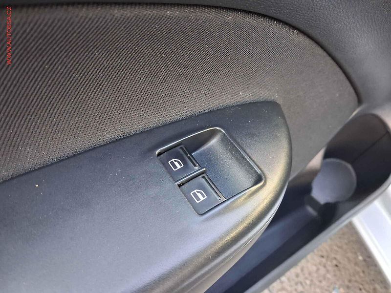 Škoda Octavia (2011) 1.2 TSI, ČR, Klima - fotka 13 z 15