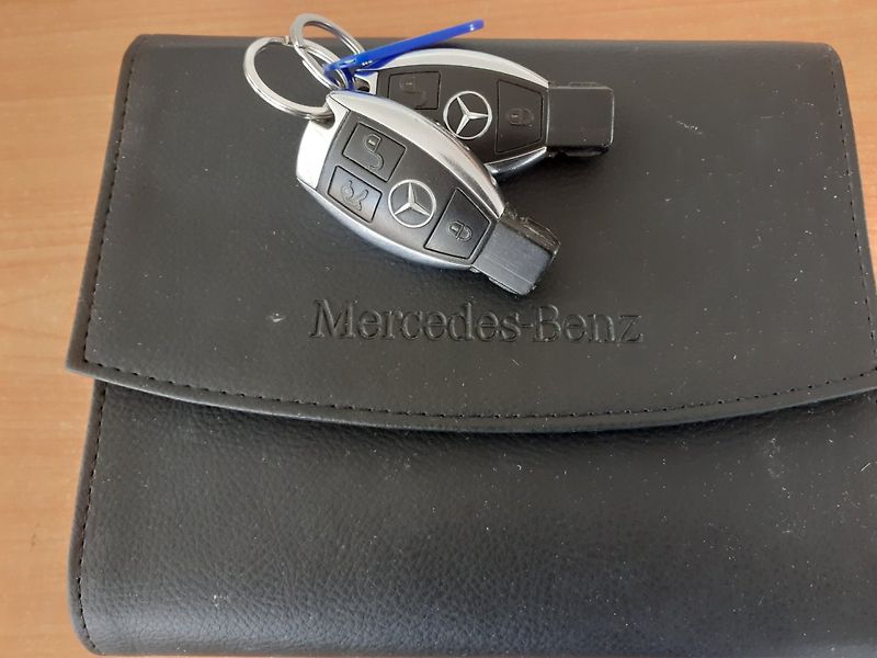 Mercedes-Benz Třídy E (2010) 3.0 6V CDi 4x4 - fotka 31 z 31