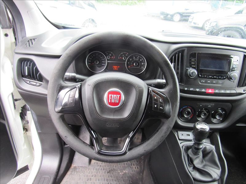 Fiat Dobló 1,6 JTD 74 kW - fotka 10 z 29