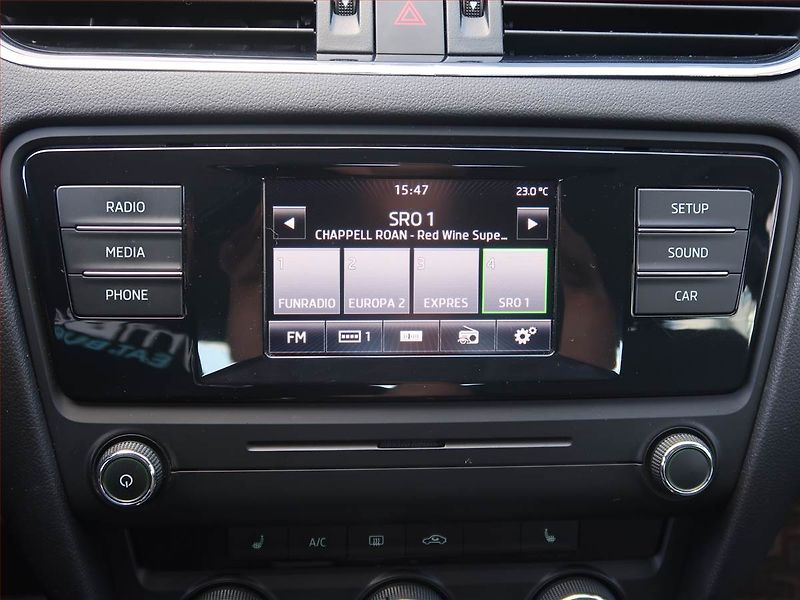Škoda Octavia (2014) Ambition 1.6 TDI, Tempomat - fotka 12 z 17