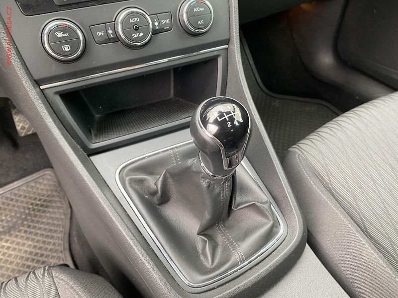 Seat Leon (2015) 2.0 TDi, Style, navi, +ALU - fotka 16 z 19