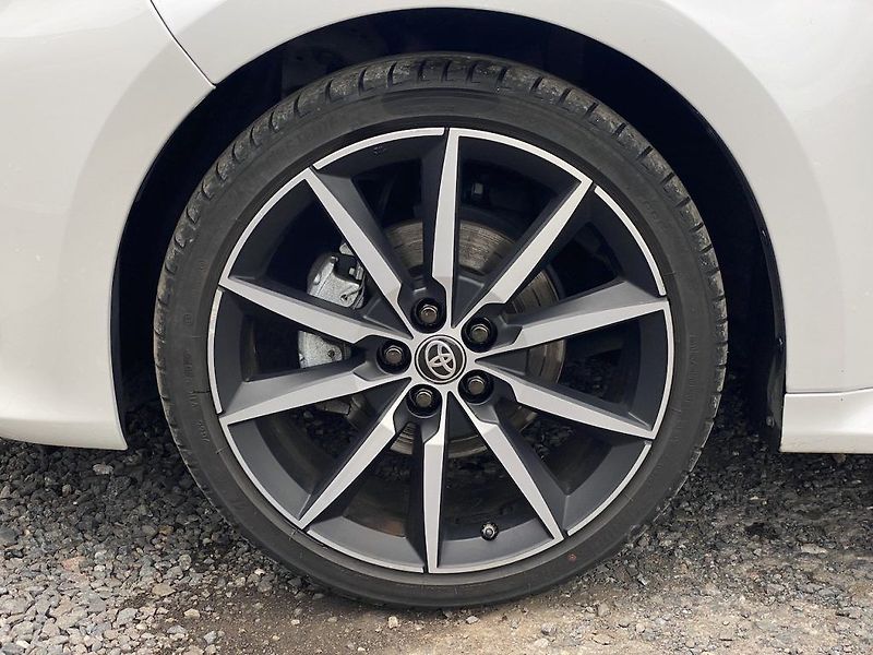 Toyota Yaris 1.5HEV 130, ČR, GR Sport, DPH - fotka 10 z 18