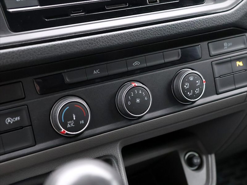 Volkswagen Crafter 2,0 TDI 130kW CZ Dílna DPH - fotka 24 z 36