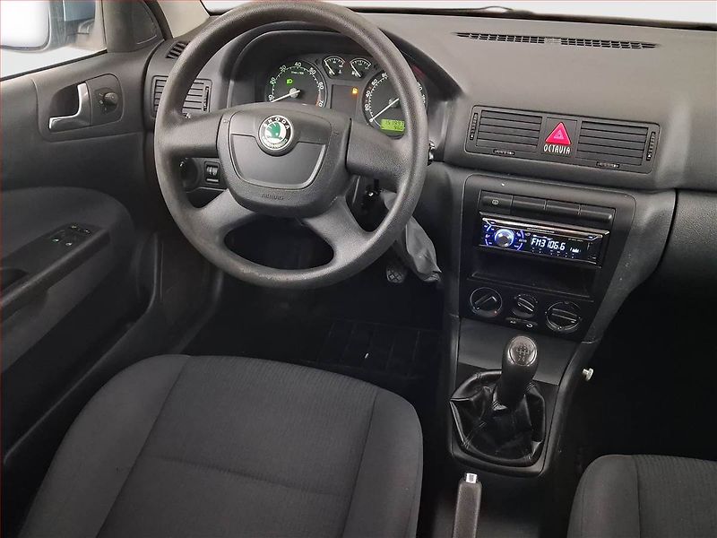 Škoda Octavia (2010) 1.6, nová STK, jezdí výborně - fotka 7 z 18