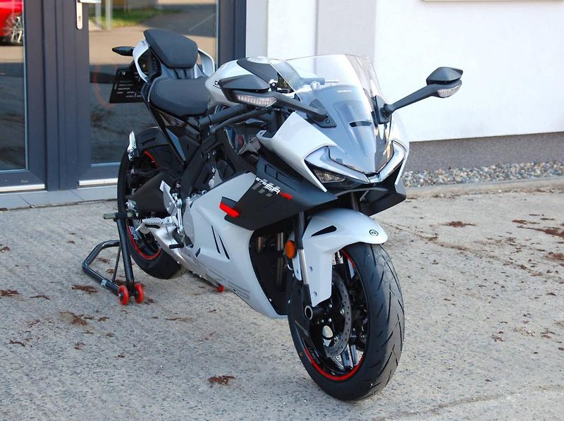 CFMOTO (2026) 675 SR-R GREY - fotka 9 z 25