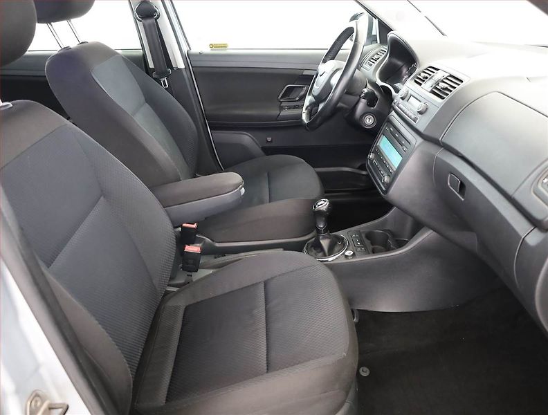 Škoda Fabia (2010) Style 1.6 TDI, Serv.kniha - fotka 7 z 13