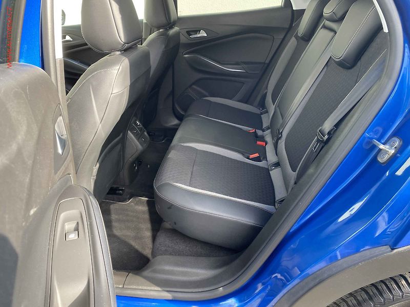 Opel Grandland X (2018) 1.2T, Innovation, AT, LED - fotka 10 z 21