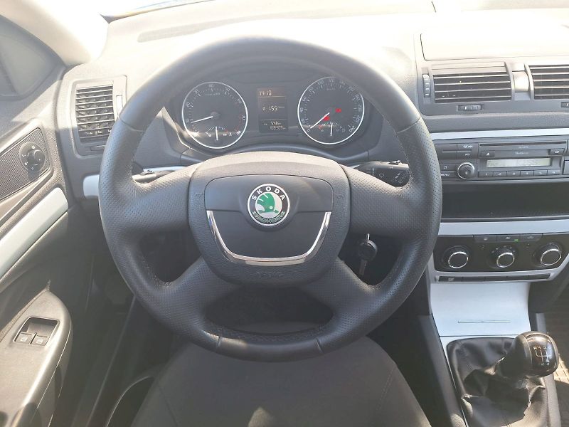 Škoda Octavia (2009) COMBI / 1.6 MPI / 75 kW / 5MP - fotka 5 z 26