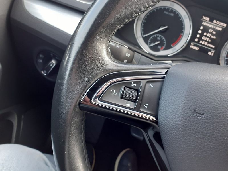 Škoda Superb (2020) 2.0 TDi 140Kw DSG ČR - fotka 9 z 32