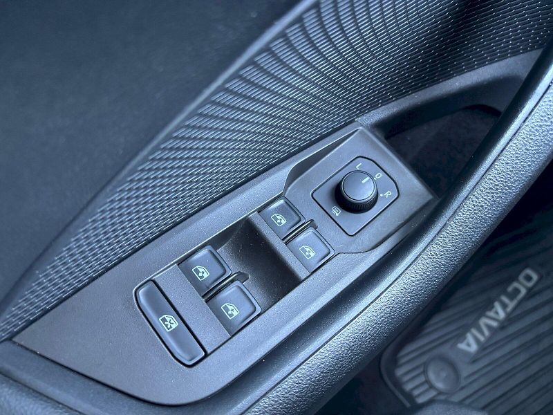Škoda Octavia (2022) 2.0 TDI 85kW Ambition Plus Nez - fotka 10 z 35
