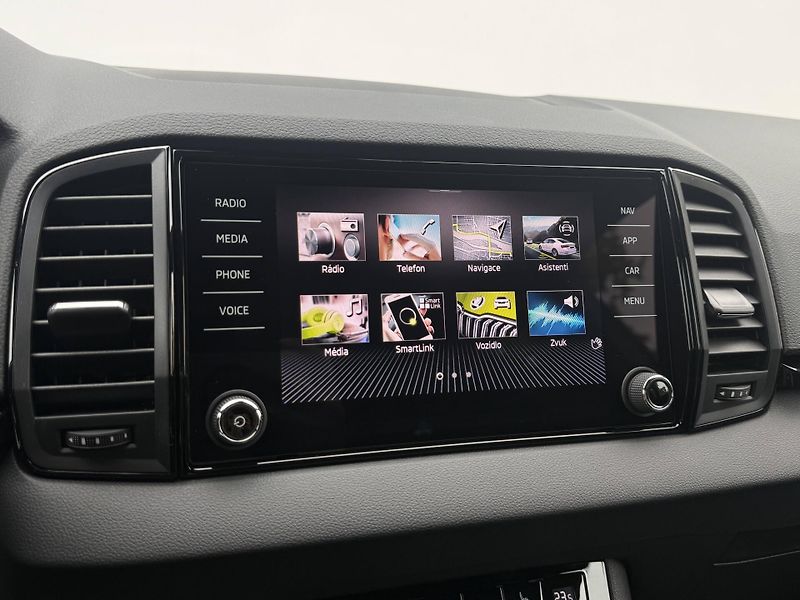 Škoda Karoq (2025) Sportline 7DSG 2,0 TDI - fotka 12 z 23