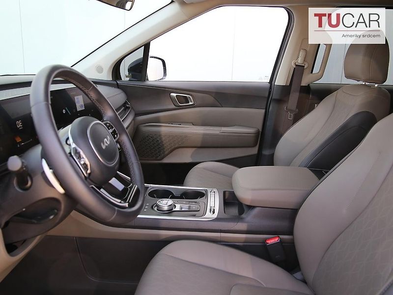 Kia Carnival (2024) 2.2 Diesel Automat 6+3 místa - fotka 11 z 33