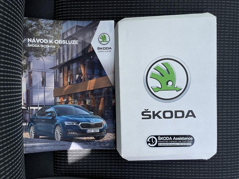 Škoda Octavia 2,0 TDI DSG Ambition Plus LED - fotka 18 z 22