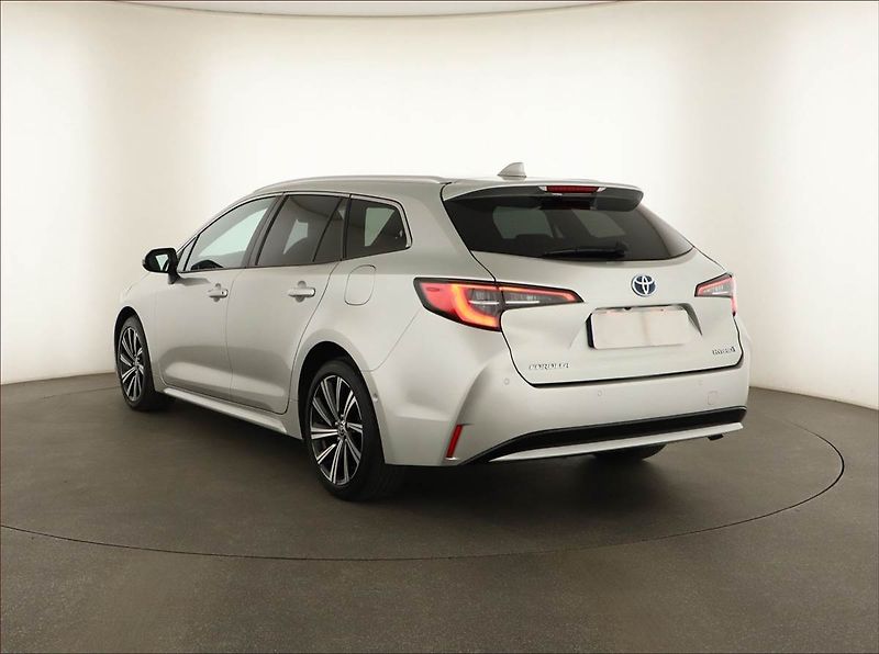 Toyota Corolla (2022) Comfort 1.8 Hybrid - fotka 4 z 15