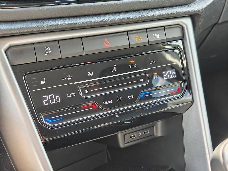 Volkswagen T-Roc Life 6G 1,0TSI - fotka 17 z 22
