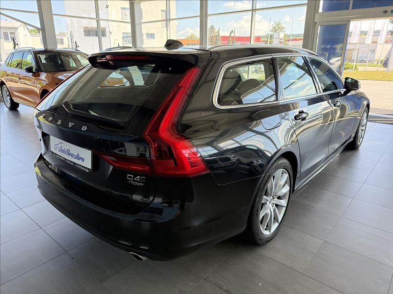 Volvo V90 2,0   140kW,D4,AWD,SERVISKA, - fotka 6 z 34