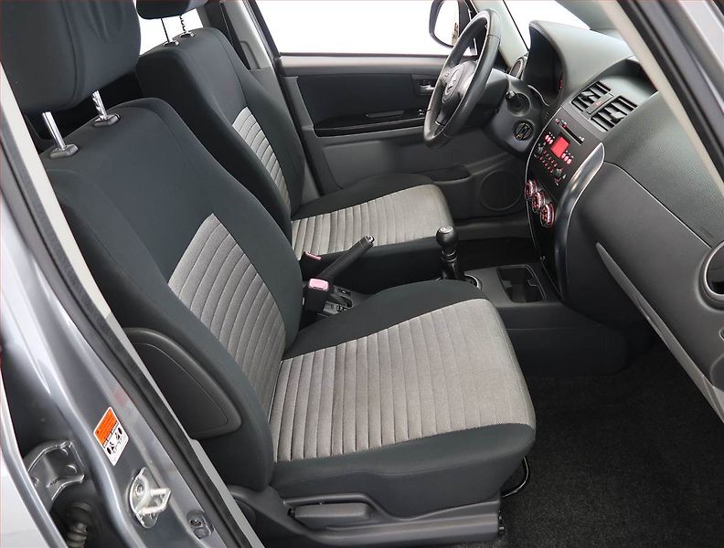 Suzuki SX4 (2008) 1.6 VVT, LPG, 4X4 - fotka 9 z 17
