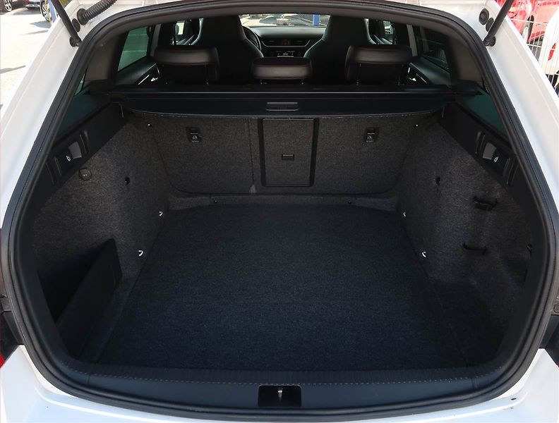 Škoda Octavia (2014) RS 2.0 TDI, Automat, Navi - fotka 14 z 22