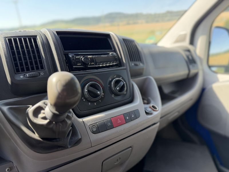 Peugeot Boxer (2007) 2.2HDi 7míst Nový 3s Sklápěč - fotka 18 z 18