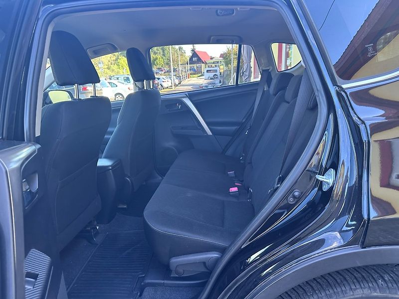 Toyota RAV4 (2015) 2.0i 4x4/Tažné/Kamera/Tempomat - fotka 11 z 28