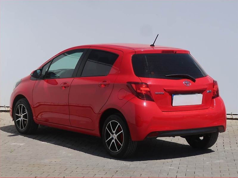 Toyota Yaris (2015) 1.33 Dual VVT-i, Serv.kniha - fotka 4 z 15