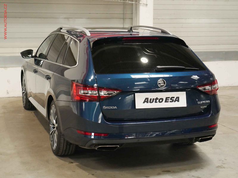 Škoda Superb (2016) 2.0 TSi 4x4, L&K, DSG, navi - fotka 4 z 23