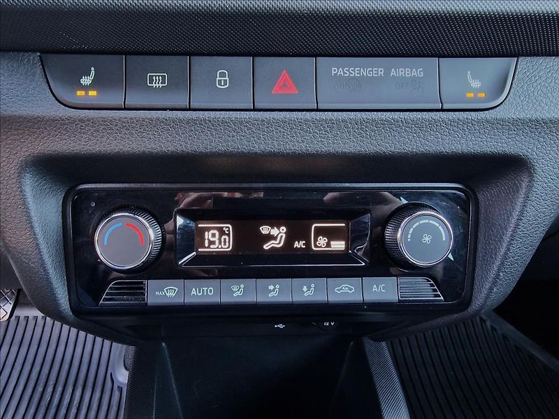 Škoda Fabia 1.0TSI Style, původ ČR,1.Maj. - fotka 32 z 48