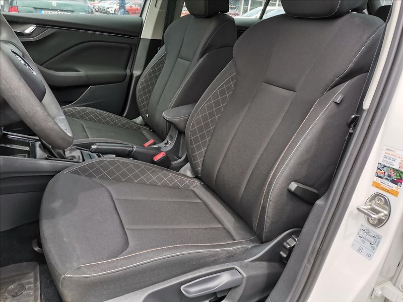 Škoda Kamiq 1,0 TSI 81 kW Ambition DSG - fotka 7 z 18