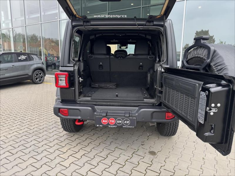 Jeep Wrangler (2024) 2,0 Turbo 4WD 8AT  Rubicon - fotka 6 z 15
