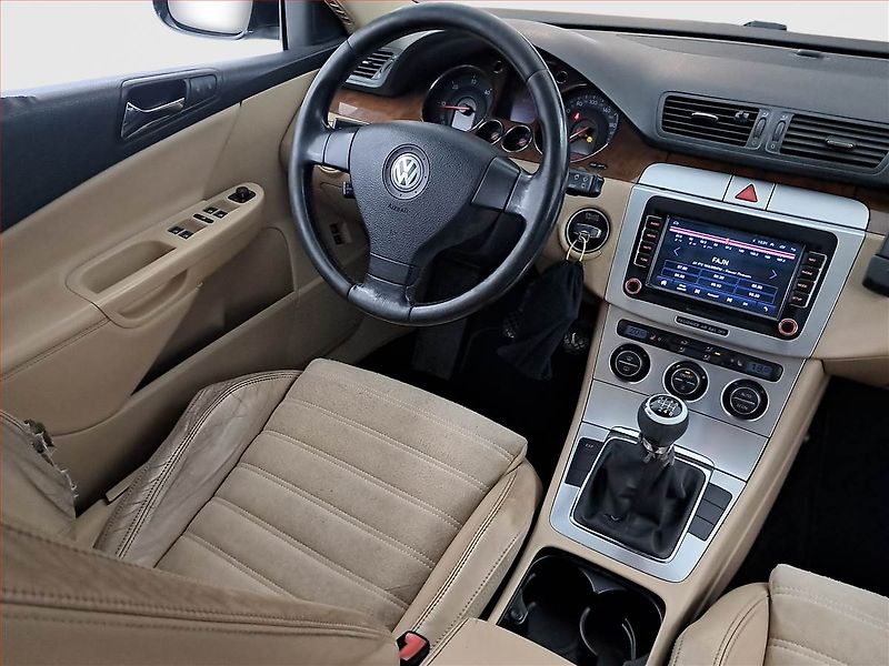Volkswagen Passat (2006) 2.0 TDI, servisované - fotka 7 z 17