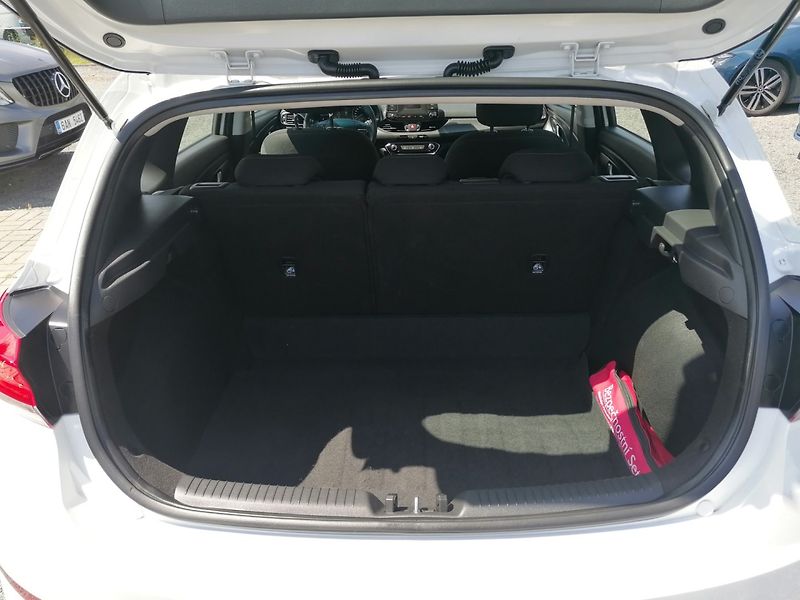 Hyundai i30 (2022) 1.0 T-GDi 88kw ČR, DPH - fotka 18 z 19