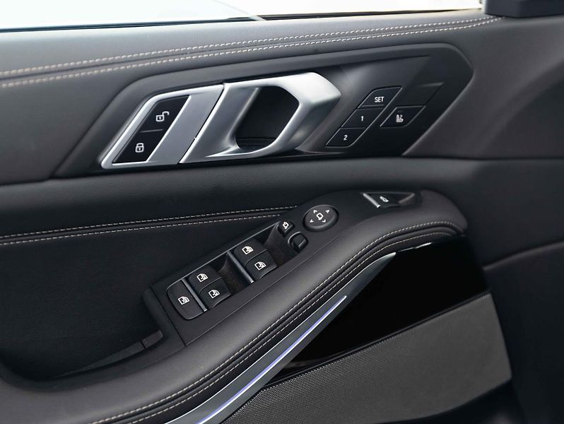 BMW X5 xDrive30d - fotka 17 z 24