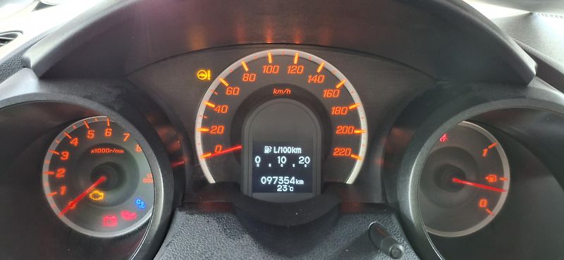 Honda Jazz 1.2 VTEC 66 kw Facelit - fotka 24 z 39