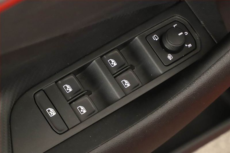 Škoda Kamiq (2025) 1.0 TSI, MONTE CARLO, AUTOMAT - fotka 18 z 20