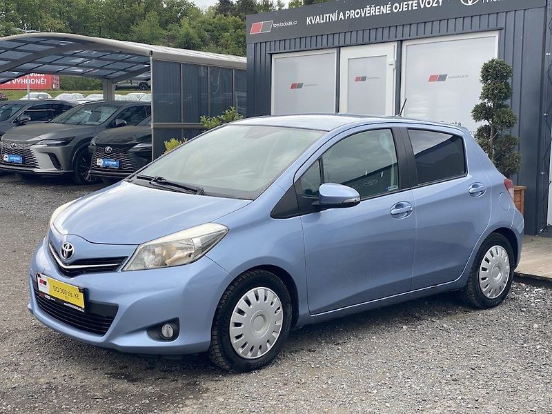 Toyota Yaris 1.33i, ČR, Active, automat - fotka 4 z 10