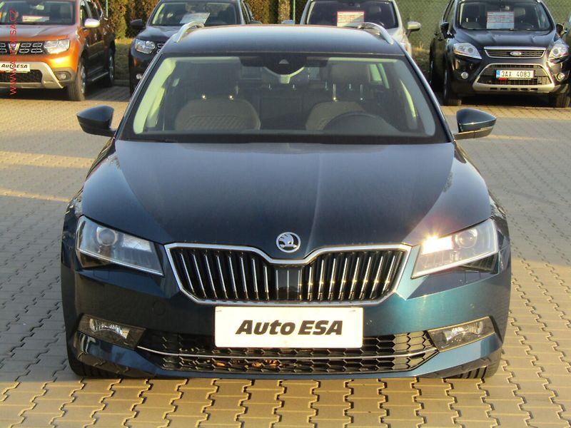 Škoda Superb (2019) 1.6 TDi, Style, DSG, bixen - fotka 2 z 23