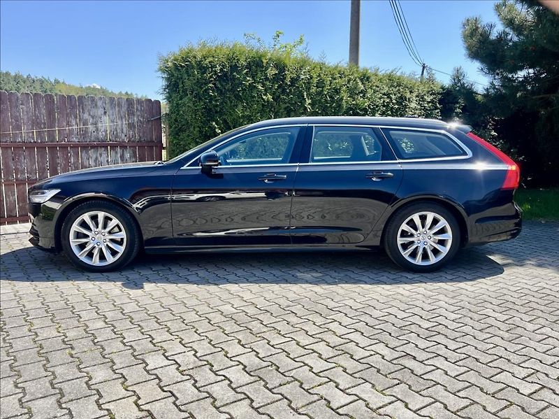 Volvo V90 2,0 T4 Drive-E R-Design Auto - fotka 3 z 48