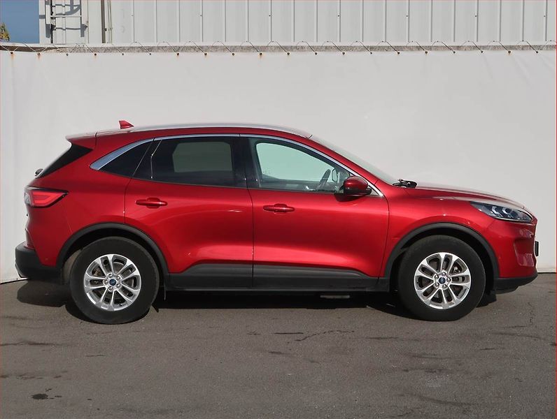 Ford Kuga (2022) Titanium 2.5 Plug-in Hybrid - fotka 6 z 23