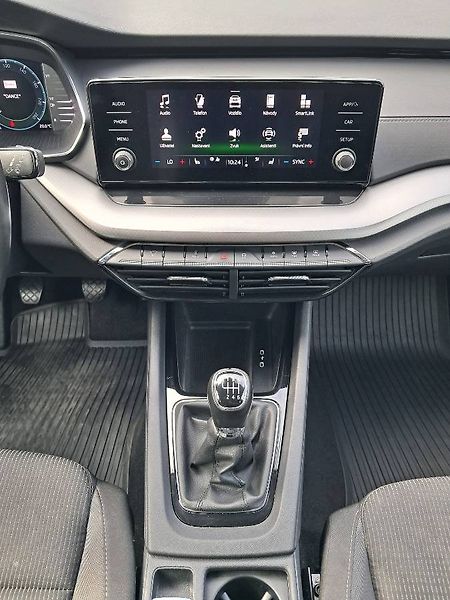 Škoda Octavia (2022) COMBI IV Ambition PLUS 1.5 TSI - fotka 13 z 25