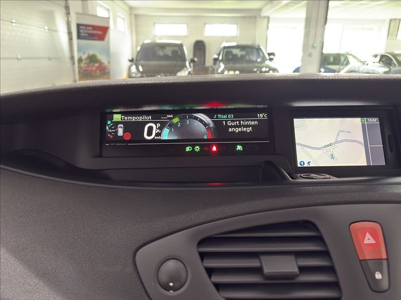 Renault Grand Scénic 1,5   DCI AUTOMAT NAVI ČIDLA - fotka 12 z 36
