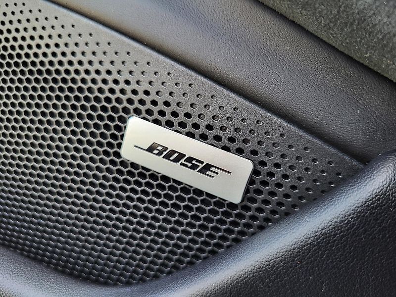Porsche Taycan GTS 440kW 4S Electric - NOVÉ - fotka 24 z 48